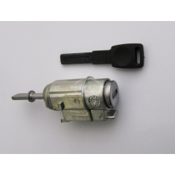 AUDI A6 ПАТРОН ЗА ВРАТА